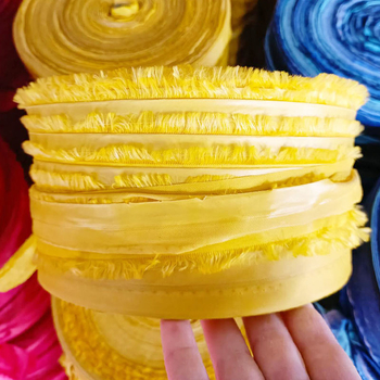 Fâșii de pânză și sfori de legare pentru agricultură: sfori pentru legarea ramurilor la pomii fructiferi, sfori pentru legarea răsădinilor în seră, benzi din pânză pentru fixarea baloților de pământ