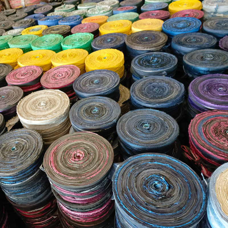 Fâșii de pânză și sfori de legare pentru agricultură: sfori pentru legarea ramurilor la pomii fructiferi, sfori pentru legarea răsădinilor în seră, benzi din pânză pentru fixarea baloților de pământ