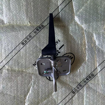 Brava poklopca motora za ID3/ID4/ID6 – model 11D823186B, materijal: željezo