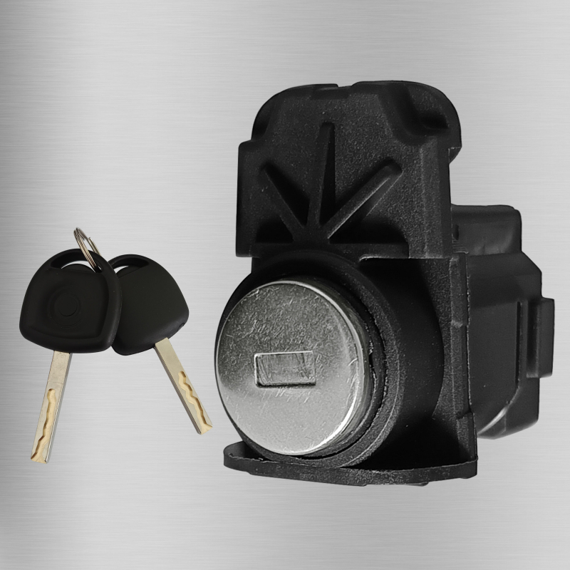 Opel autóajtó zármag két kulccsal – réz zármag, alkatrészek: cinkötvözet és műanyag, egyedi feldolgozás