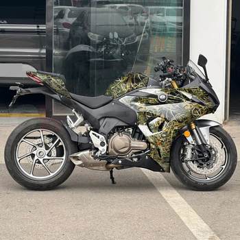 Autokere wrap-kile metsakamuflaažmustriga, PVC, universaalne ühilduvus, bränd Cheshjong