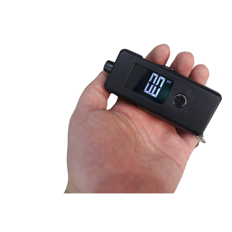 Dvojno-dijagnostički digitalni mjerač tlaka u gumama s pozadinskim osvjetljenjem, rezolucija 0.1 psi, raspon 0–150 psi, ABS kućište, LR44 baterija, prikazuje PSI/BAR/KPA/KG/CM2