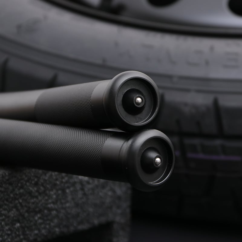 Φακός LED επαναφορτιζόμενος με δέσμη T6, πολυλειτουργικό αυτοκινητικό χτύπημα ασφαλείας με ακίδα αυτοάμυνας, σώμα από κράμα αλουμινίου, φόρτιση USB, χωρητικότητα 5000mAh, εμβέλεια >500 m