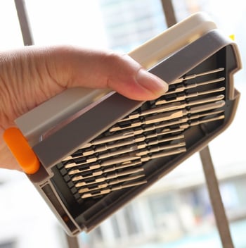 22-в-1 комплект прецизни отвертки от S2 стомана, магнитен и изолиран, с 22 накрайника и дръжка, за телефони, лаптопи и настолни компютри