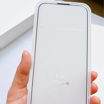 Ochranný štít z tvrdeného skla pre iPhone 16 Pro Max a iPhone 17 Pro Max – plný displej, HD, tenká čierna hrana