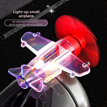 LED lidmašīniņa ar vēja enerģiju — auto dekors no plastmasas