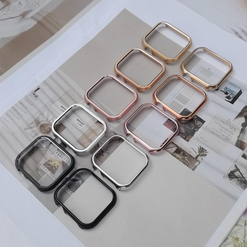 Apsauginė dėžutė Apple Watch su aliuminio lydinio rėmu – Junhongmei; suderinama su Apple Watch; išleista 2022 m.; pakuotė: dėžutė