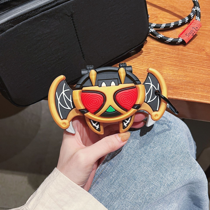 Kamen Rider Kiva Carcasă Transformatoare Protectoare pentru Apple AirPods Pro 2/3/4 Gen (PVC; stil desen animat; imprimare)