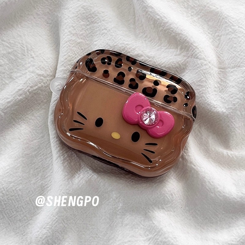 Smeđi leopard uzorak futrola Hello Kitty s privjeskom za AirPods Pro 3