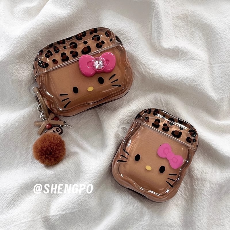 Smeđi leopard uzorak futrola Hello Kitty s privjeskom za AirPods Pro 3