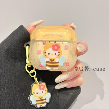 Защитен кейс за AirPods 4 с висулка Hello Kitty пчела — TPU, Карикатурен стил, цялостен дизайн, възможност за персонализация