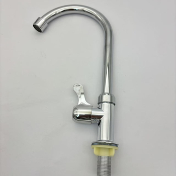 Vertikalus virtuvės čiaupas su dideliu lenkimu, tik šaltas vanduo, pasukamas, keraminių disko vožtuvas