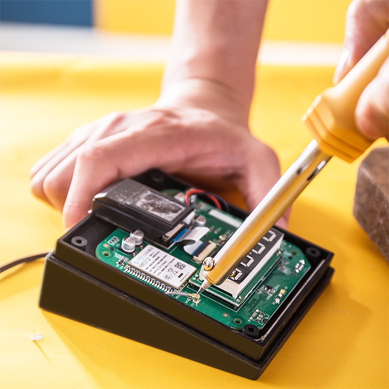 Deli κολλητήρι με ξύλινο χερούλι, 220V, για συγκόλληση