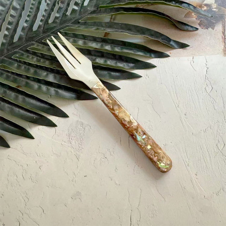 Set ceramic tacâm cu lingură, furculiță și cuțit, cu insertii din scoici și perle pentru desert, premium retro.