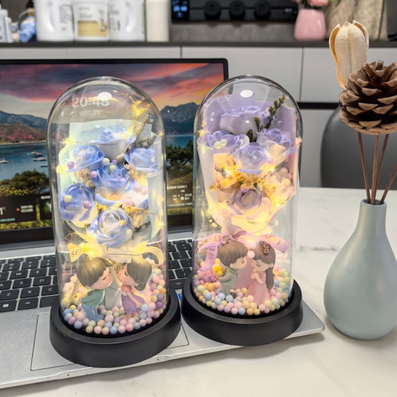 Trandafir din flori păstrate, lucrat manual, pentru Ziua Îndrăgostiților și ziua de naștere