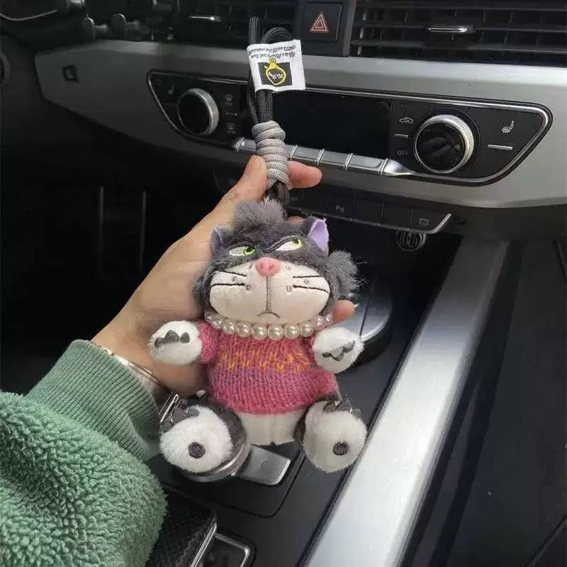 Macska plüss táskadísz — rövid plüss, PP-pamut töltet, 14+ éveseknek, kreatív ajándék.