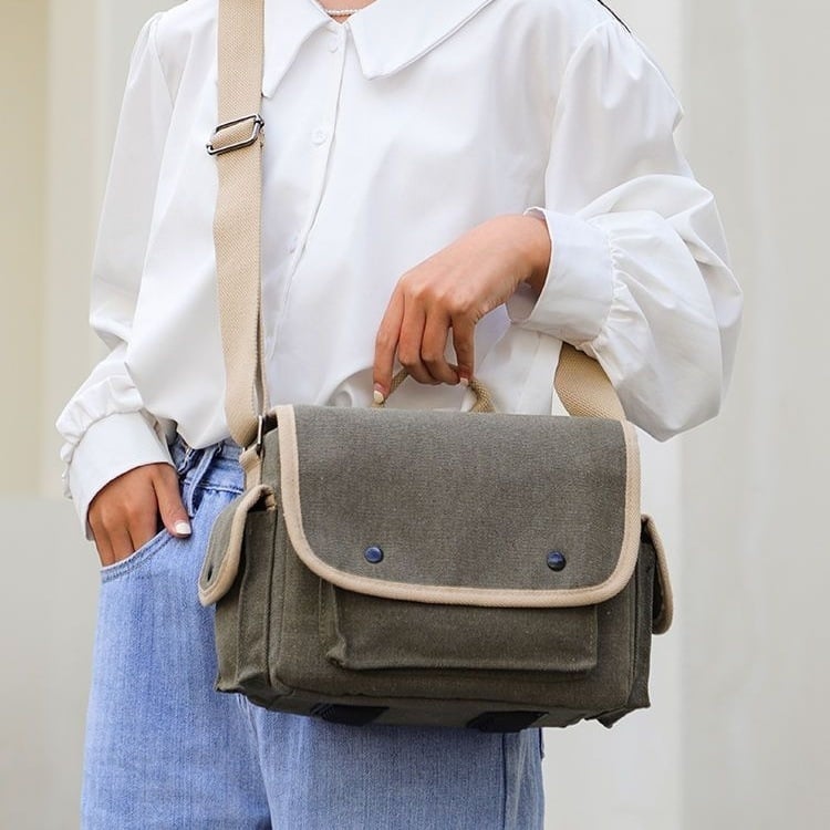 PU anyagú kamera táska, kézitáska stílus, tavasz 2025, férfi dizájn, otthoni tároláshoz (PU anyag; kézitáska stílus; tavasz 2025; férfi dizájn; otthoni tárolás)