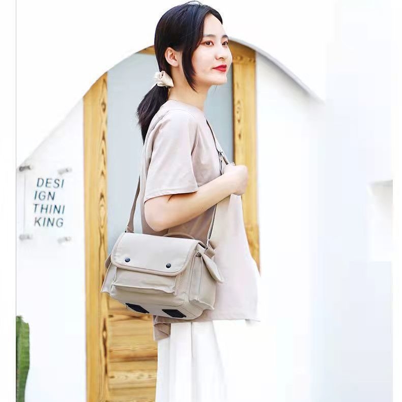 PU anyagú kamera táska, kézitáska stílus, tavasz 2025, férfi dizájn, otthoni tároláshoz (PU anyag; kézitáska stílus; tavasz 2025; férfi dizájn; otthoni tárolás)