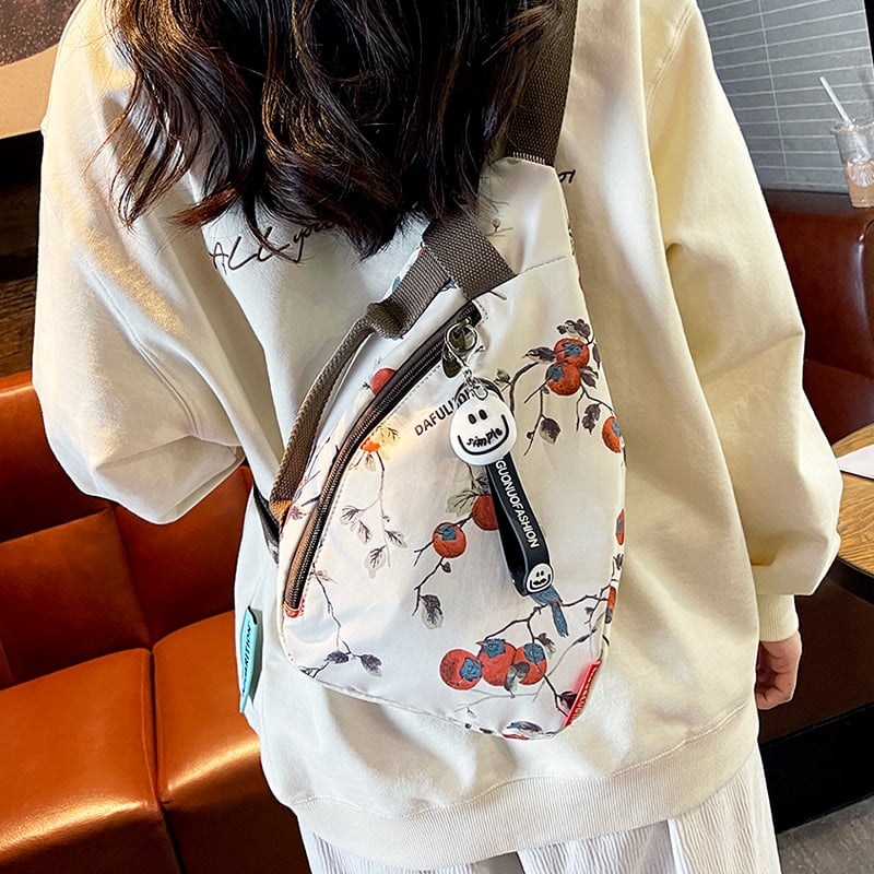 Geantă crossbody din material cu flori de mătase, închidere tip capac, buzunar cu fermoar, căptușeală PU, design exterior tridimensional, stil unisex