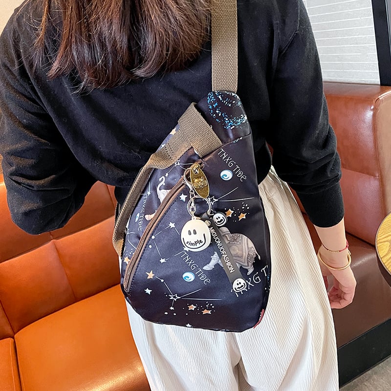 Geantă crossbody din material cu flori de mătase, închidere tip capac, buzunar cu fermoar, căptușeală PU, design exterior tridimensional, stil unisex