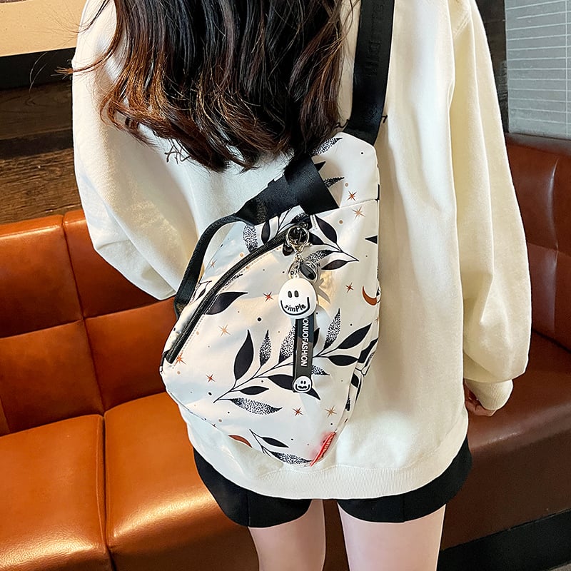 Geantă crossbody din material cu flori de mătase, închidere tip capac, buzunar cu fermoar, căptușeală PU, design exterior tridimensional, stil unisex