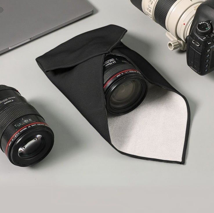 Fényképezőgéptáska - textil belső, egységes mintázat, ergonómikus hátsó panel, DSLR és tükör nélküli kamerákkal kompatibilis (Ősz 2020)