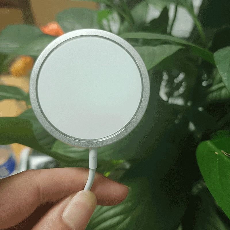 Безжично магнитно зарядно, Qi-съвместимо, магнитно захващане, изход 1W, преносимо зарядно за телефон