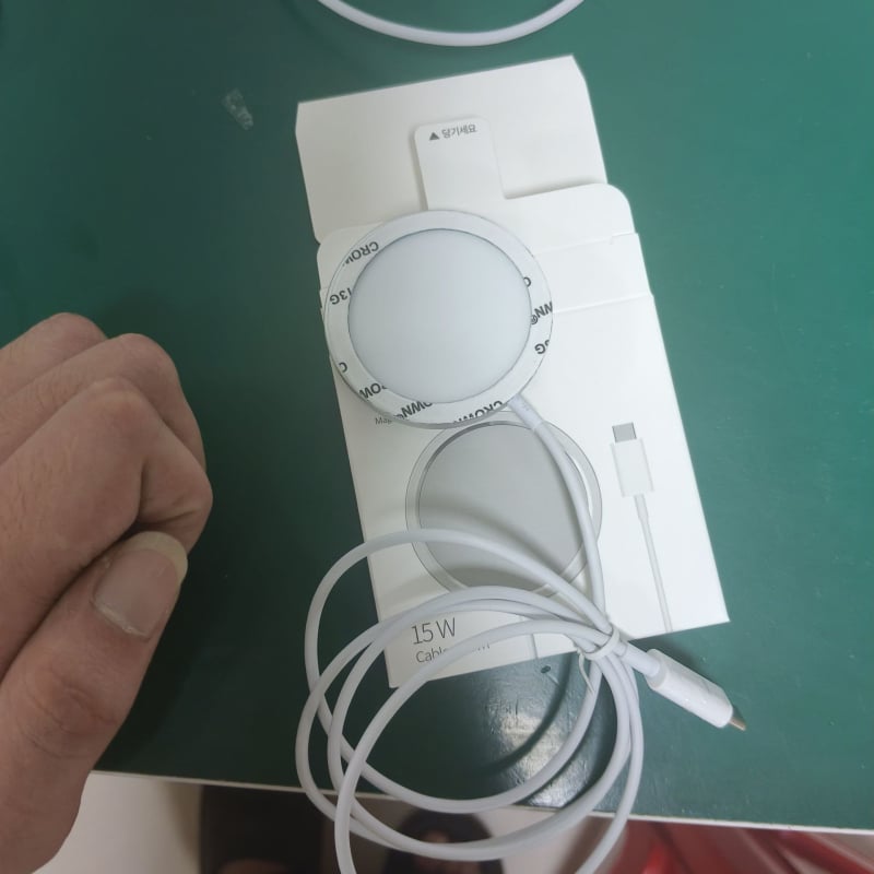 Безжично магнитно зарядно, Qi-съвместимо, магнитно захващане, изход 1W, преносимо зарядно за телефон