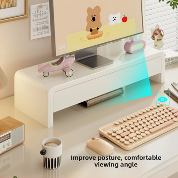 Monitorová vyvýšená pracovná stanica s zásuvkou, držiakom notebooku, zvýšeným stojanom na klávesnicu a chladiacim úložiskom — borovicové drevo, stolný štýl