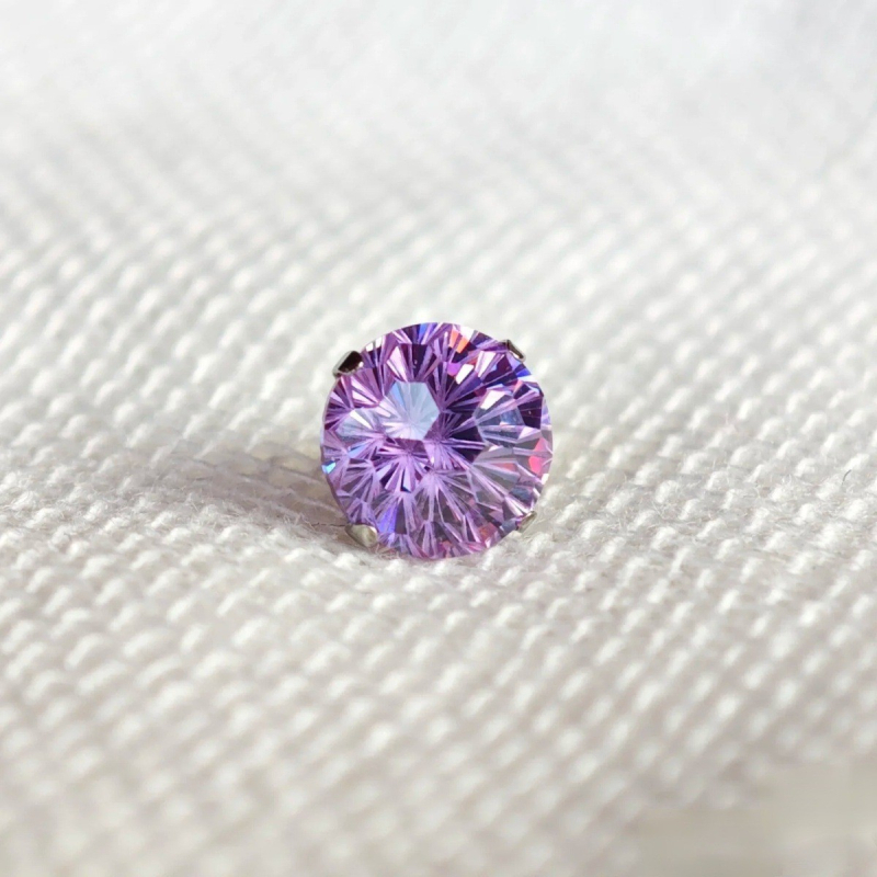 Cercei geometrici din oțel titan cu zirconiu, inspirați de osul urechii, design original