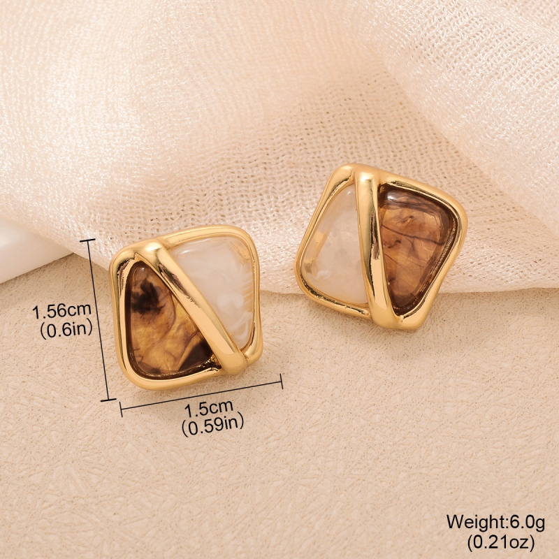 Обеци Kovonchy – листовидна форма, метал; ушни игли от 925 сребро; електропокритие (Ключови характеристики: Kovonchy; форма на листа; ушни игли от 925 сребро; електропокритие)