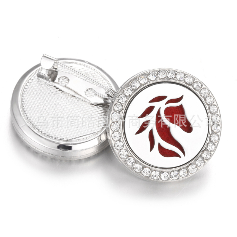 Αρωματοθεραπευτική καρφίτσα από κράμα με φινίρισμα ηλεκτροπλατίνας, μοτίβο μάσκας με διαμάντι σε στρώσεις, μίνι κλιπ για αιθέριο έλαιο· διακοσμητικό και πολυλειτουργικό· σχήματα: καρδιά, ρόμβος, U-σχήματος, σταγόνα, γεωμετρικό.