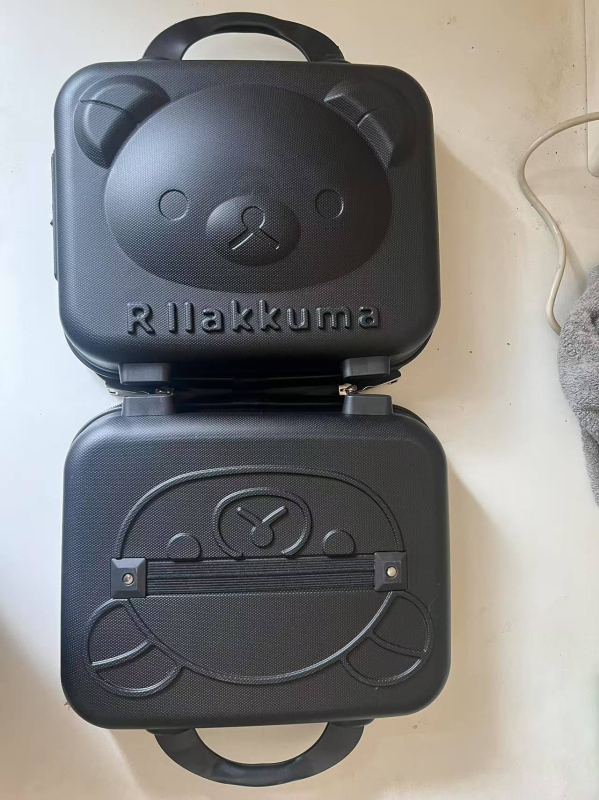 Θήκη μακιγιάρ με μοτίβο αρκούδας, Υλικό PP, Φερμουάρ, Ρόδες που περιστρέφονται, Επέκταση στρώματος, Βάρος 0,78 kg