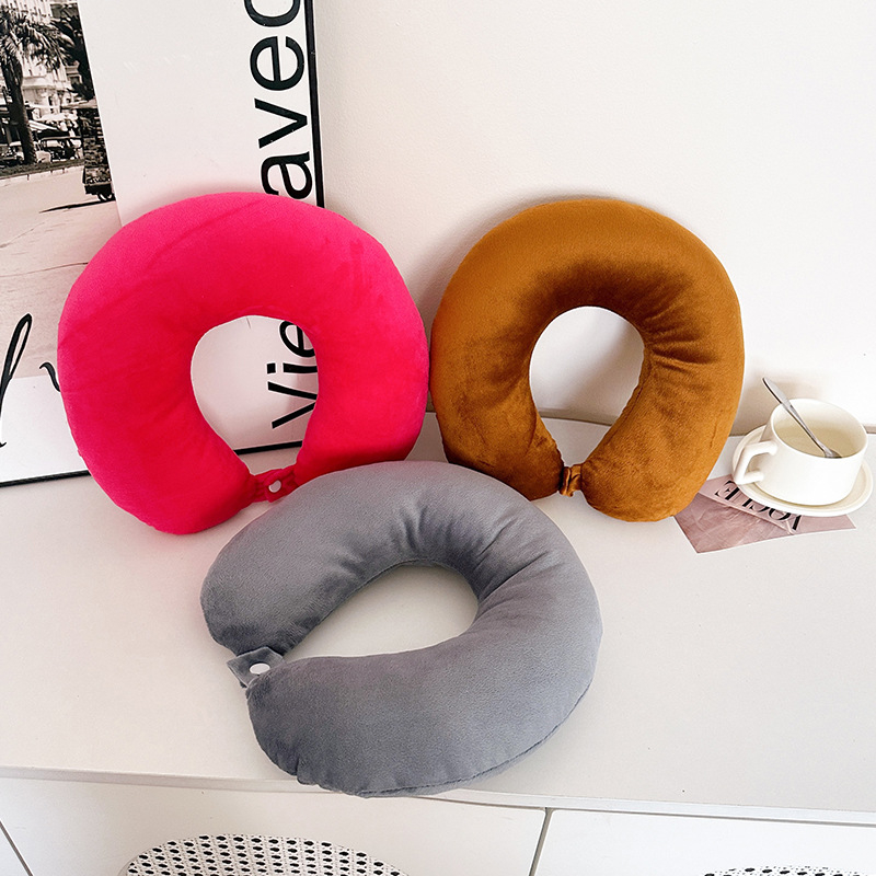 Pernă de gât în formă de U pentru condus și călătorii – umplutură: fibre de poliester; material: țesătură extrem de moale; stil: modern minimalist; formă: U