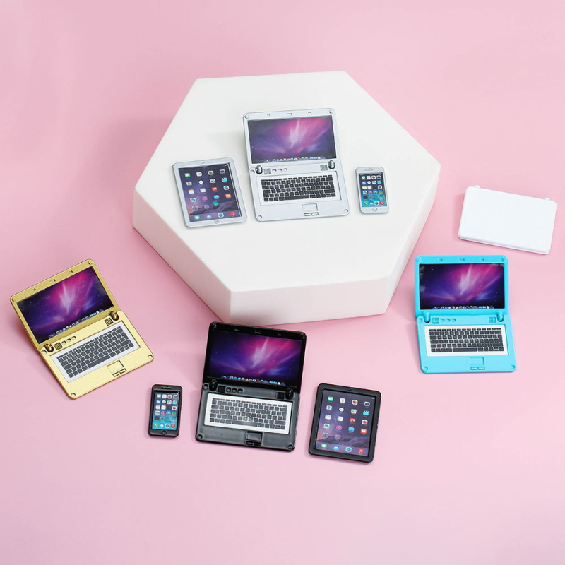 Leļļu namiņa mini gadgetu komplekts (3 gab.) – mobilie telefoni, planšetdatori un klēpjdatori, cinka sakausējums; sērija Tablet; zīmols Runi; krāsots pārklājums; pielāgojams