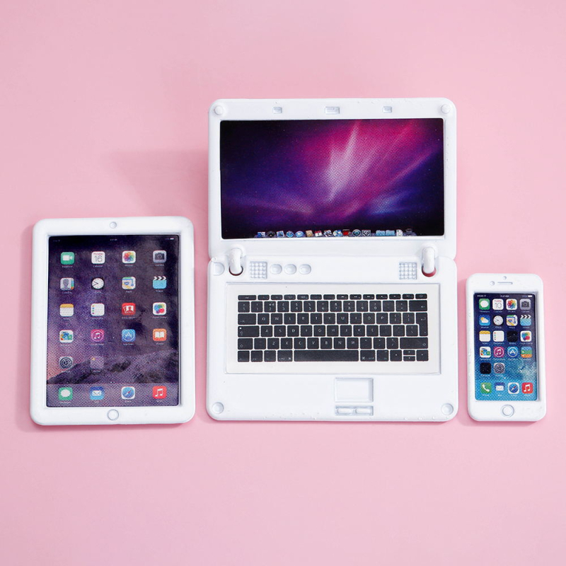 Leļļu namiņa mini gadgetu komplekts (3 gab.) – mobilie telefoni, planšetdatori un klēpjdatori, cinka sakausējums; sērija Tablet; zīmols Runi; krāsots pārklājums; pielāgojams