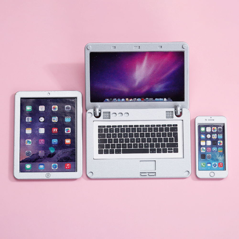 Leļļu namiņa mini gadgetu komplekts (3 gab.) – mobilie telefoni, planšetdatori un klēpjdatori, cinka sakausējums; sērija Tablet; zīmols Runi; krāsots pārklājums; pielāgojams