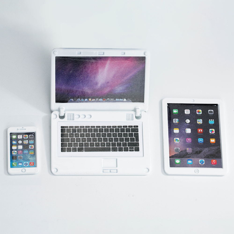 Leļļu namiņa mini gadgetu komplekts (3 gab.) – mobilie telefoni, planšetdatori un klēpjdatori, cinka sakausējums; sērija Tablet; zīmols Runi; krāsots pārklājums; pielāgojams