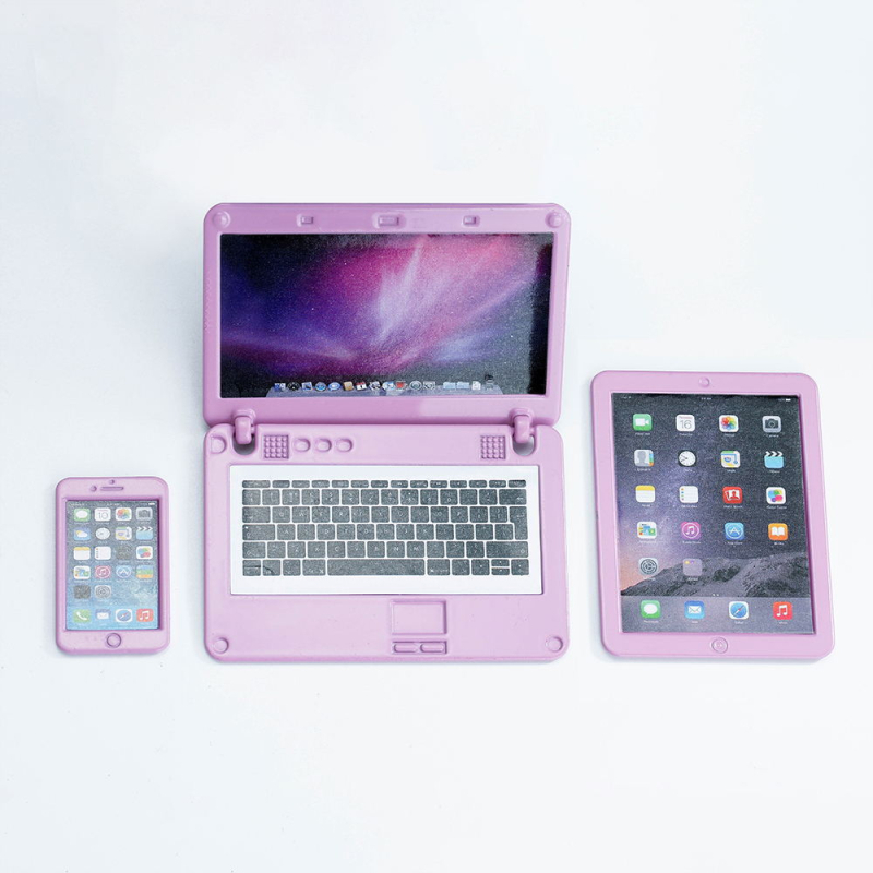 Leļļu namiņa mini gadgetu komplekts (3 gab.) – mobilie telefoni, planšetdatori un klēpjdatori, cinka sakausējums; sērija Tablet; zīmols Runi; krāsots pārklājums; pielāgojams