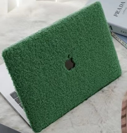 Kakute plüüs-kaitsekott MacBook Pro ja Air jaoks – plastikust välimine külg, plüüsvooder