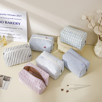 Geantă de machiaj cu capacitate mare, material poliester, model dungi, căptușeală din pânză, fermoar