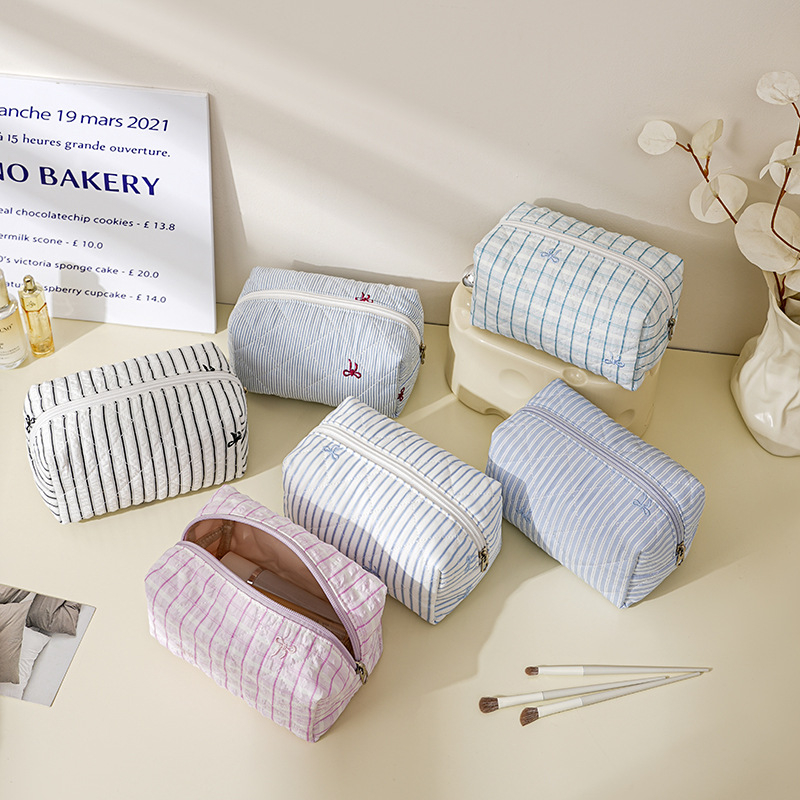 Geantă de machiaj cu capacitate mare, material poliester, model dungi, căptușeală din pânză, fermoar