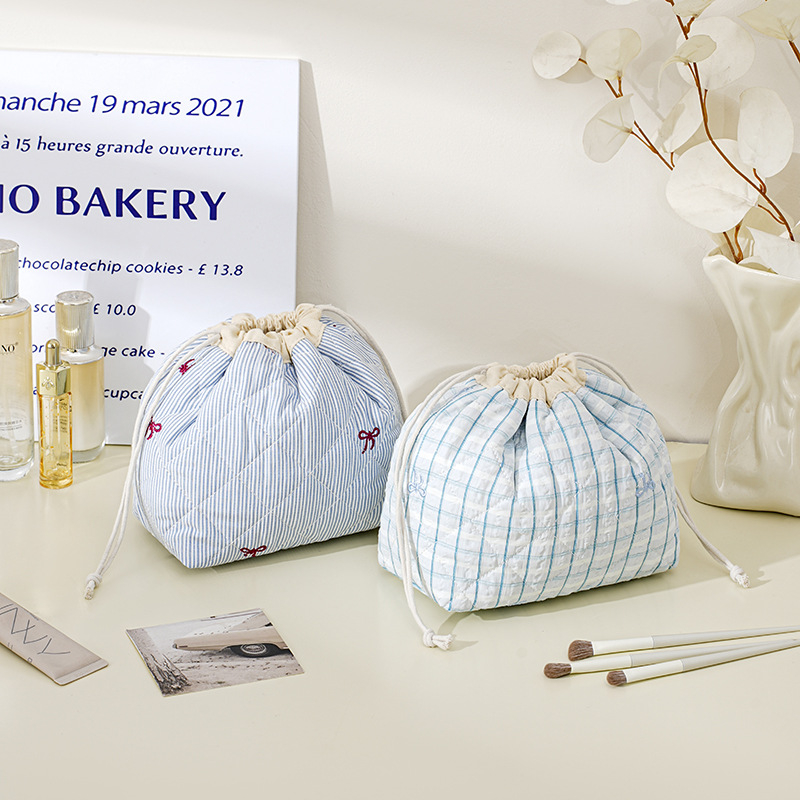 Geantă de machiaj cu capacitate mare, material poliester, model dungi, căptușeală din pânză, fermoar