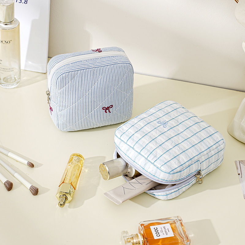 Geantă de machiaj cu capacitate mare, material poliester, model dungi, căptușeală din pânză, fermoar