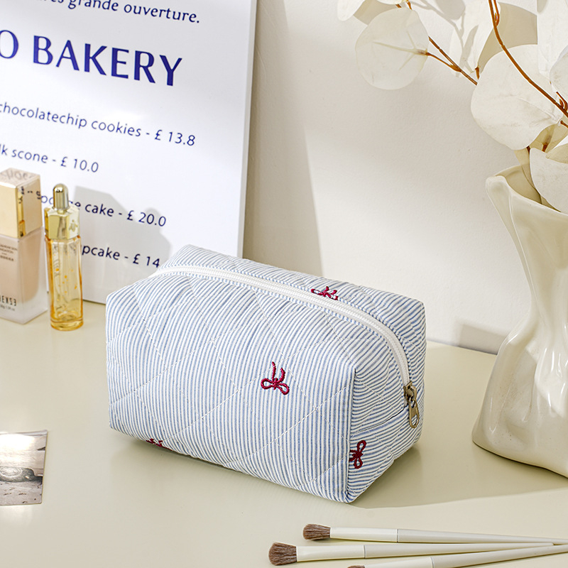 Geantă de machiaj cu capacitate mare, material poliester, model dungi, căptușeală din pânză, fermoar