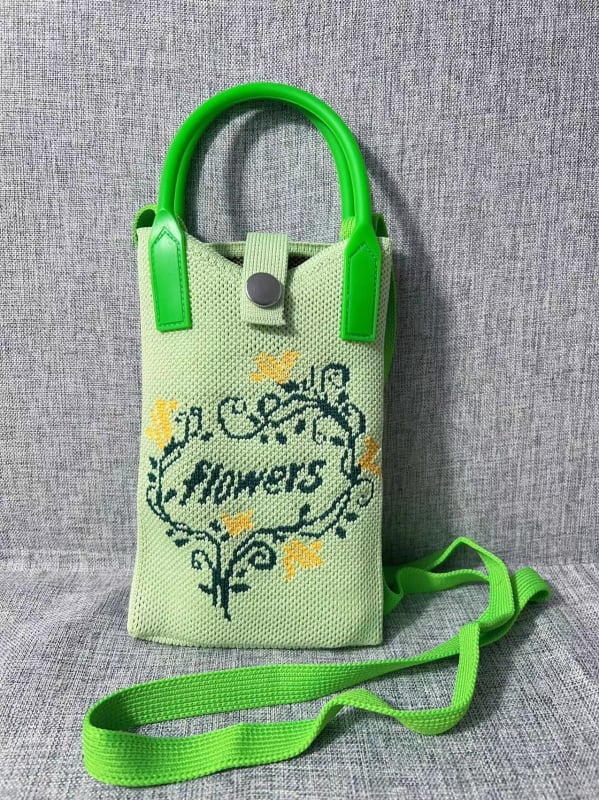 Mobiltelefon táska — aranyos rajzfilmszerű kötött dizájn, koreai stílusú keresztpántos, függőleges négyzet alakú, poliészter