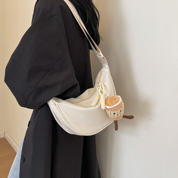 Najlon Dumpling Bag u street stilu s zatvaranjem na zip, crossbody s jednom naramenicom