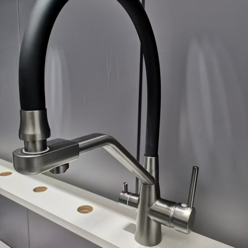Kuhinjski bakreni faucet, tri u jedan, topla i hladna, okretan, keramičko jezgro ventila, model ali-798988670794, promjer sjedišta ventila 32 mm, radna temperatura 0–90°C