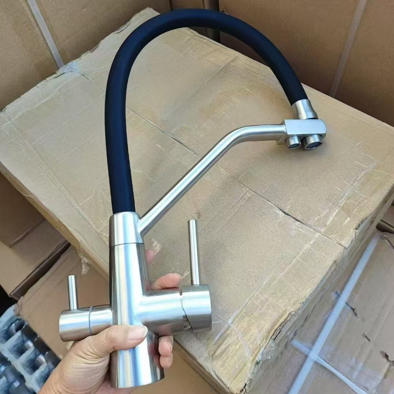 Kuhinjski bakreni faucet, tri u jedan, topla i hladna, okretan, keramičko jezgro ventila, model ali-798988670794, promjer sjedišta ventila 32 mm, radna temperatura 0–90°C