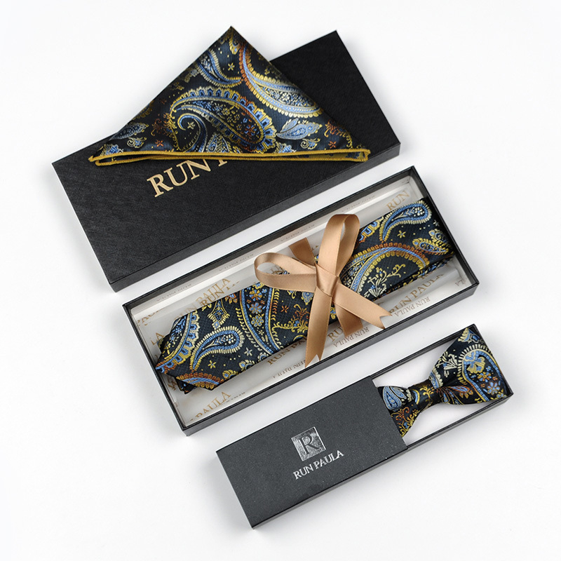 Set trei piese pentru bărbați, pentru afaceri: cravată, papion, batistă în model Paisley Jacquard